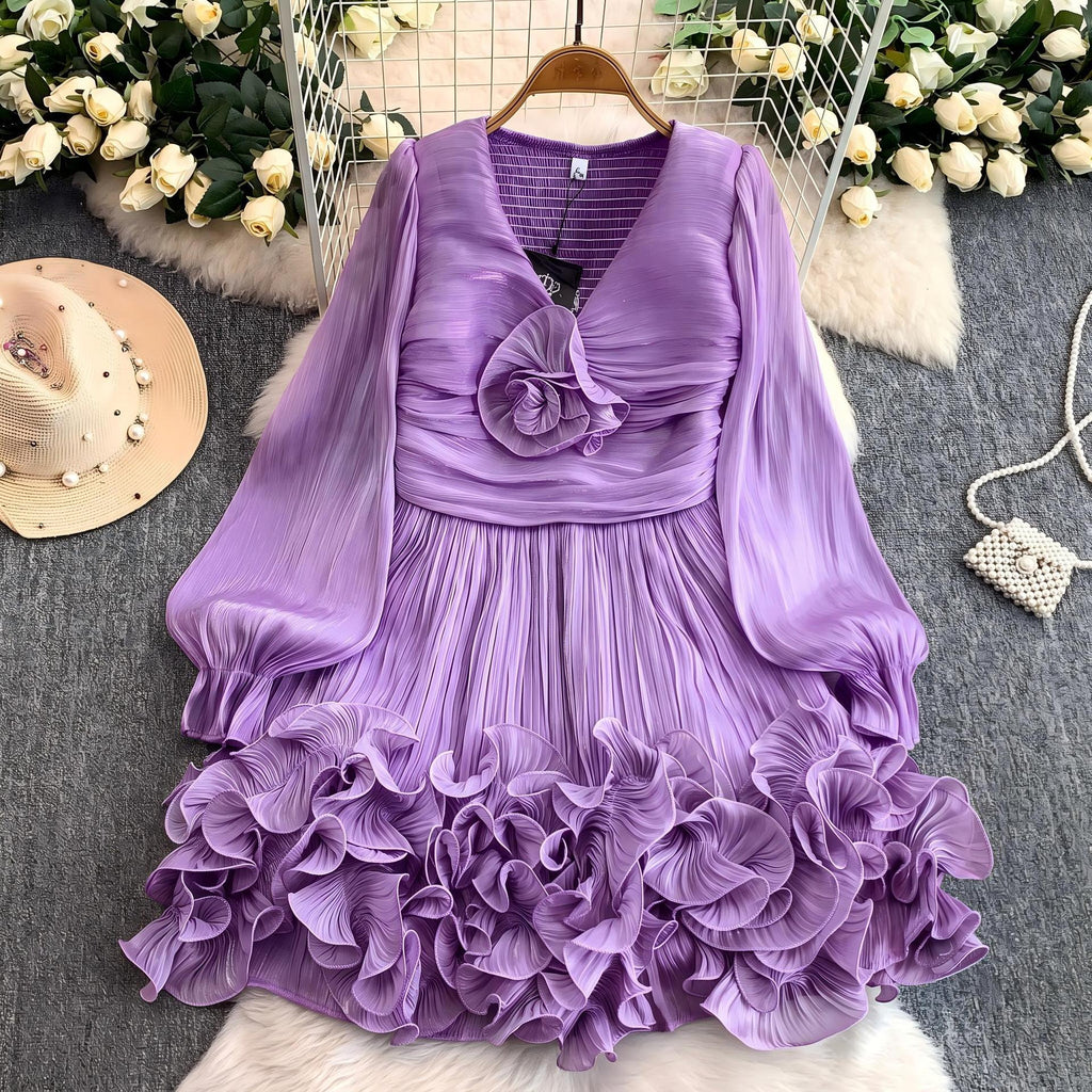 Lady's elegant V-neck long-sleeved dress