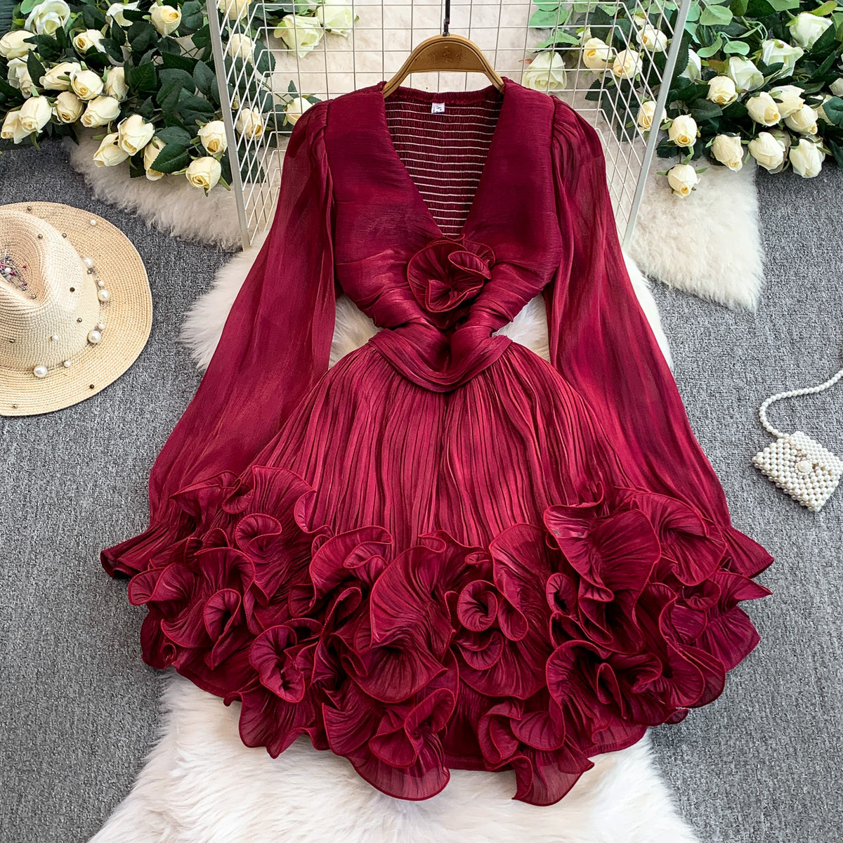Lady's elegant V-neck long-sleeved dress