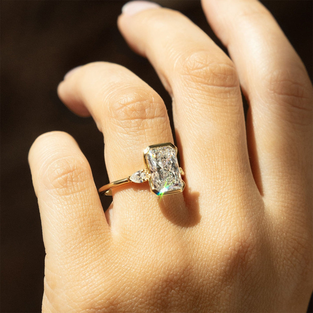 Personalized Design Classic Square Diamond Zircon Engagement Diamond Ring