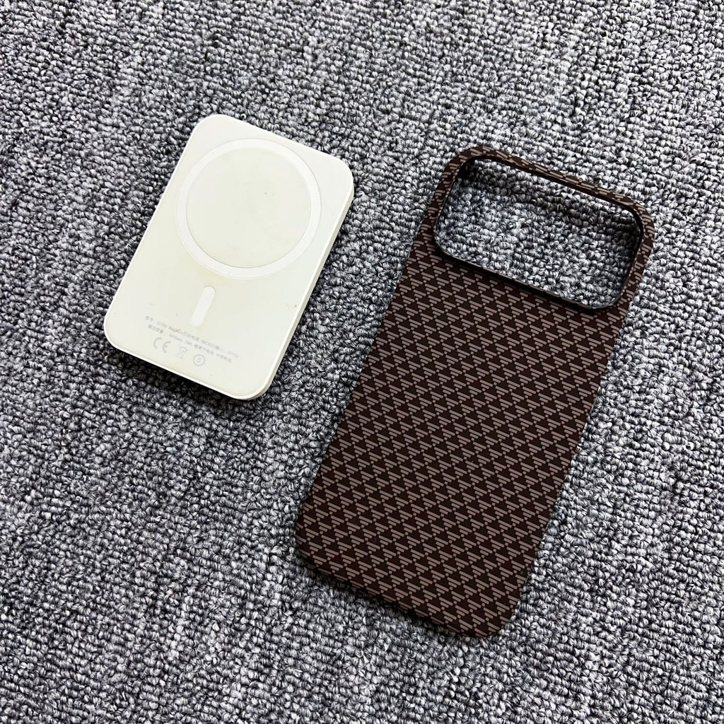 Magnetic phone case