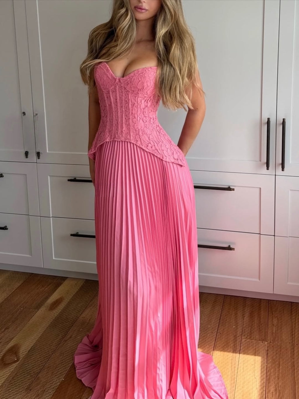 Halter Neck Pleated Backless Dress