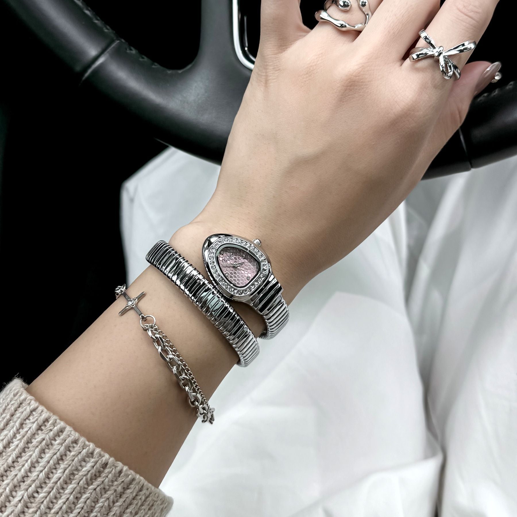 Snake Shape Fashion Quartz Watch