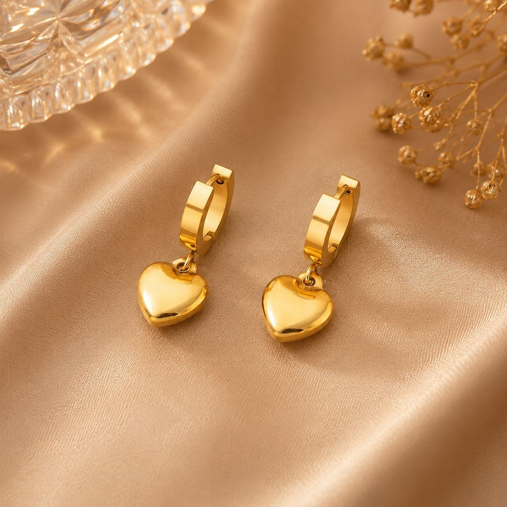 Peach-shaped jewelry heart necklace