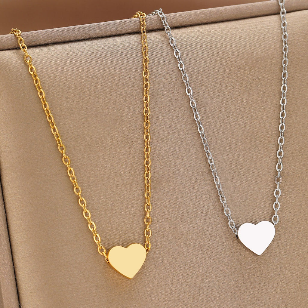 New Minimalist Heart-Shaped Pendant Necklace, Versatile for Business Casual Wear