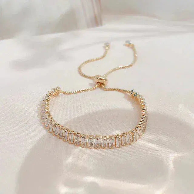Women's Full Diamond Crescent Adjustable Bracelet Light Luxury Gold Plated