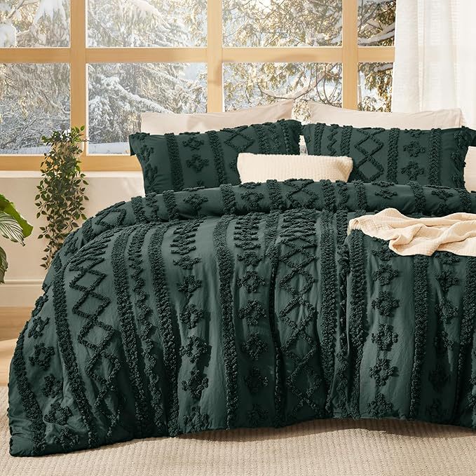 Tufted Brushed Cut-out Floral Bohemian Style Bedding Three-piece Set
