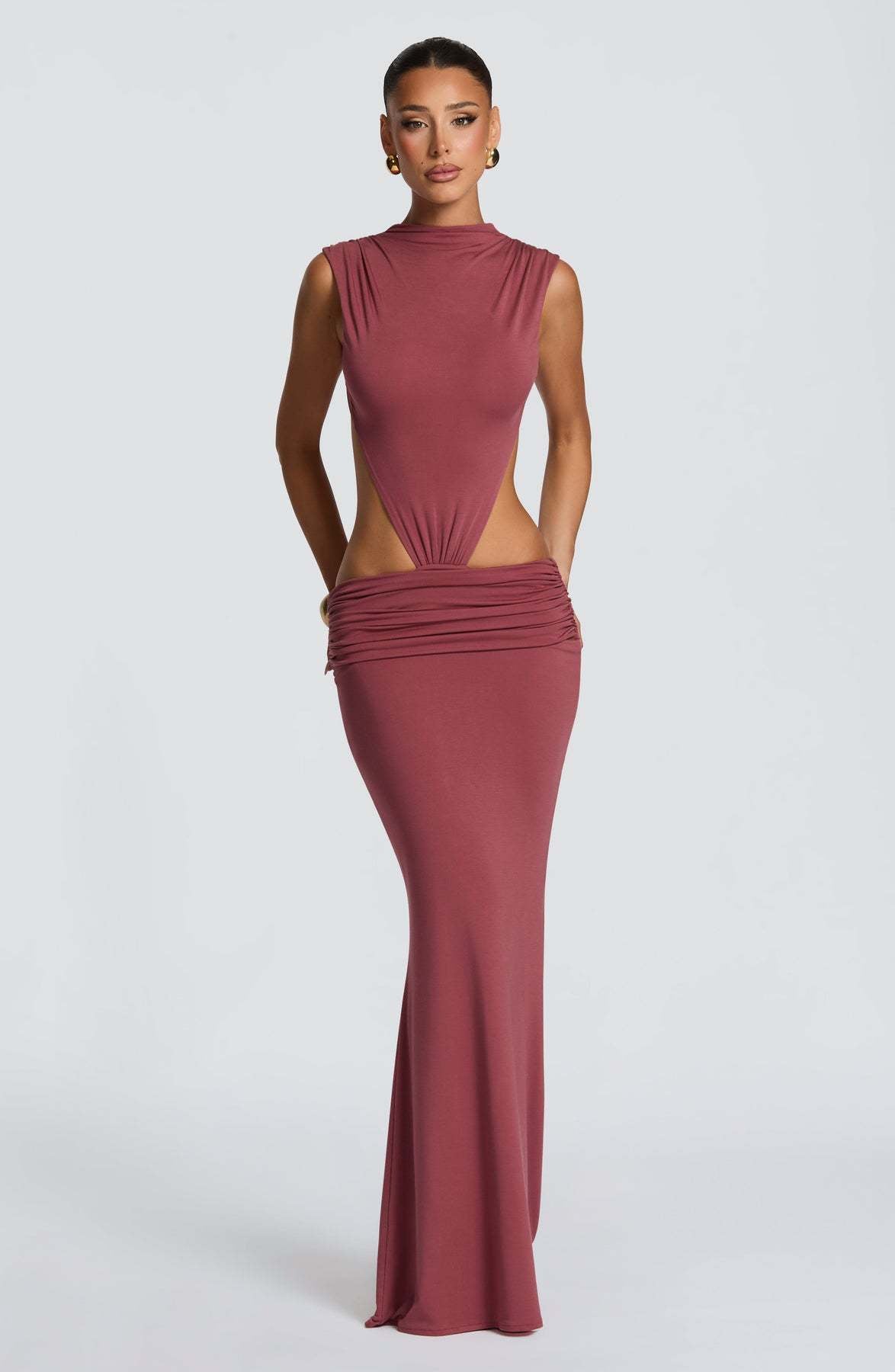 Sheer waist-revealing and backless long dress
