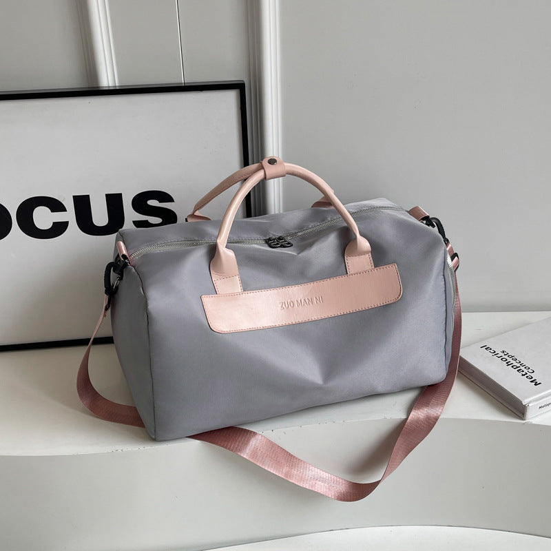 Take out the hand-held travel bag