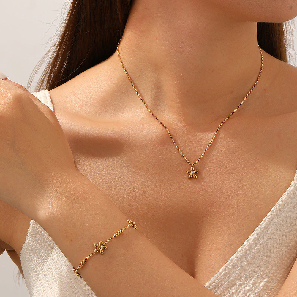 Small flower pendant