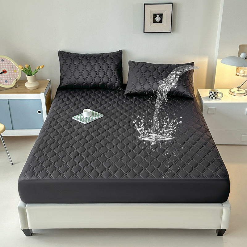 Waterproof bed cover in solid color