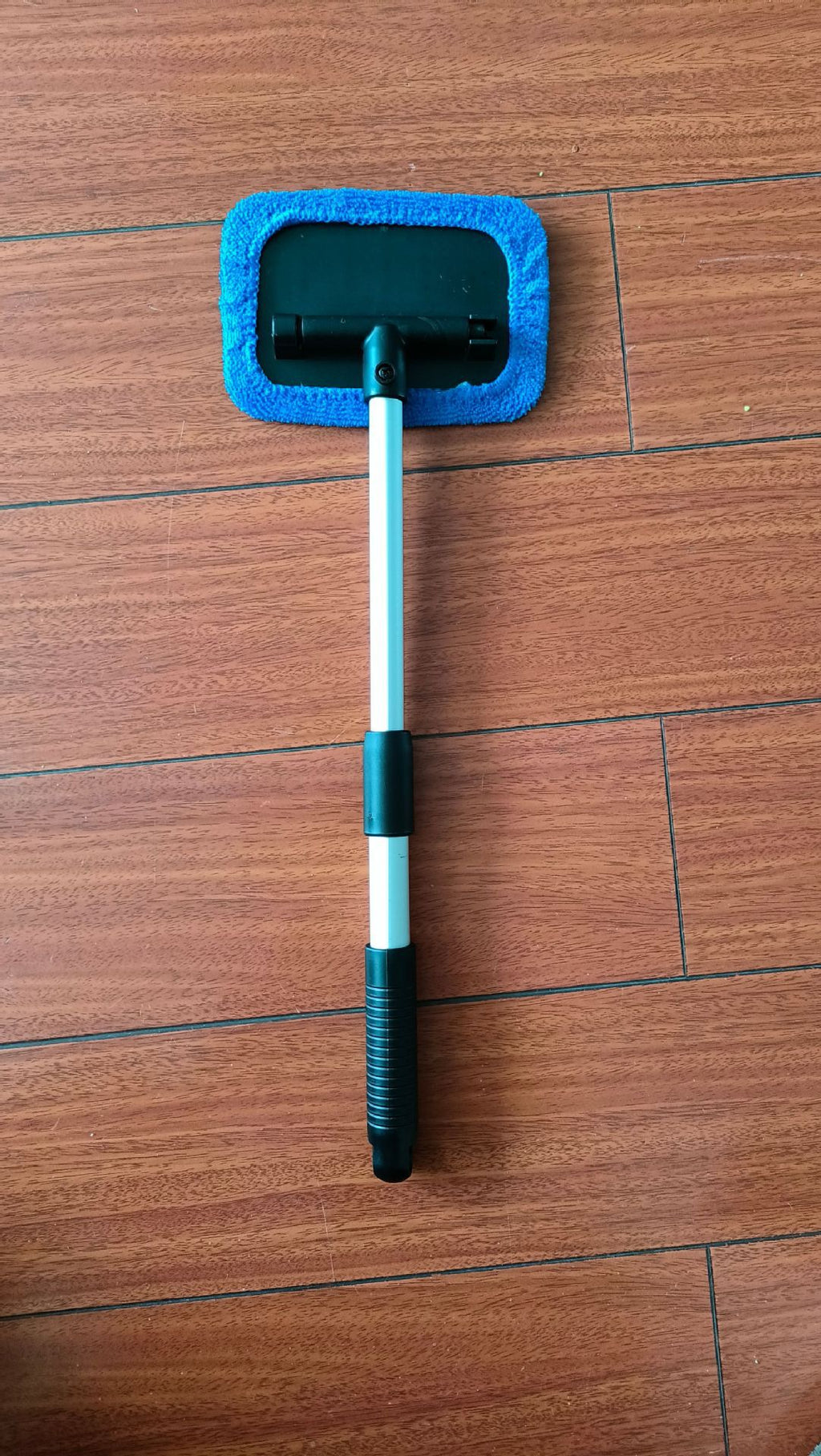 Telescopic Car Windshield Cleaning Brush