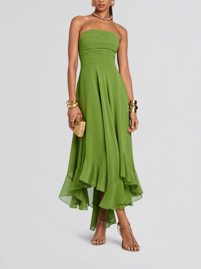 Lady's sleeveless pleated high-waist dress