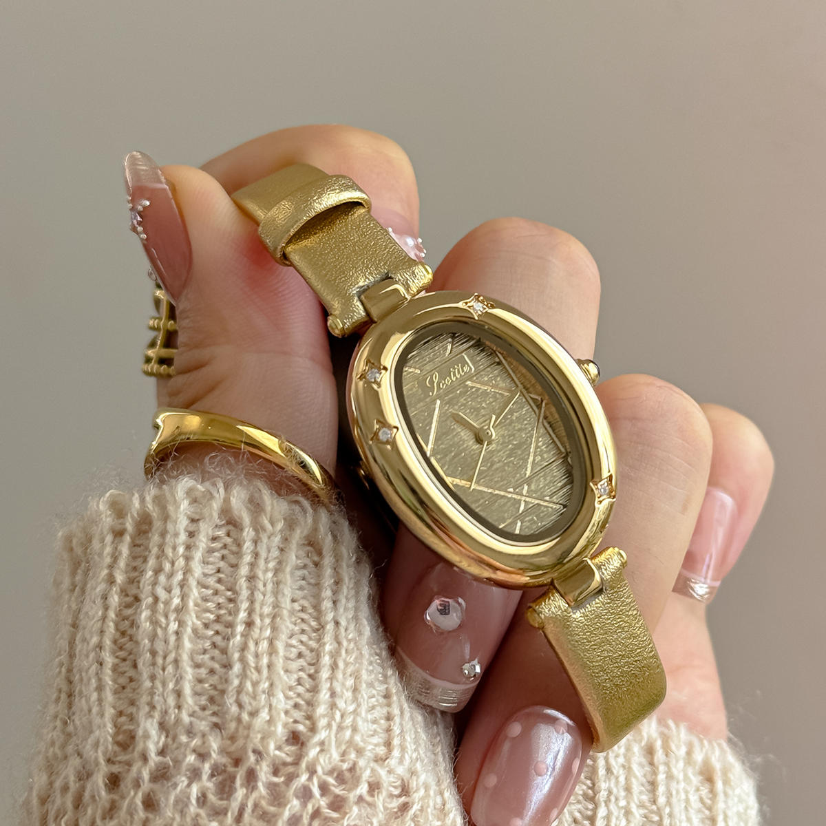 Oval Retro Quartz Watch for Women
