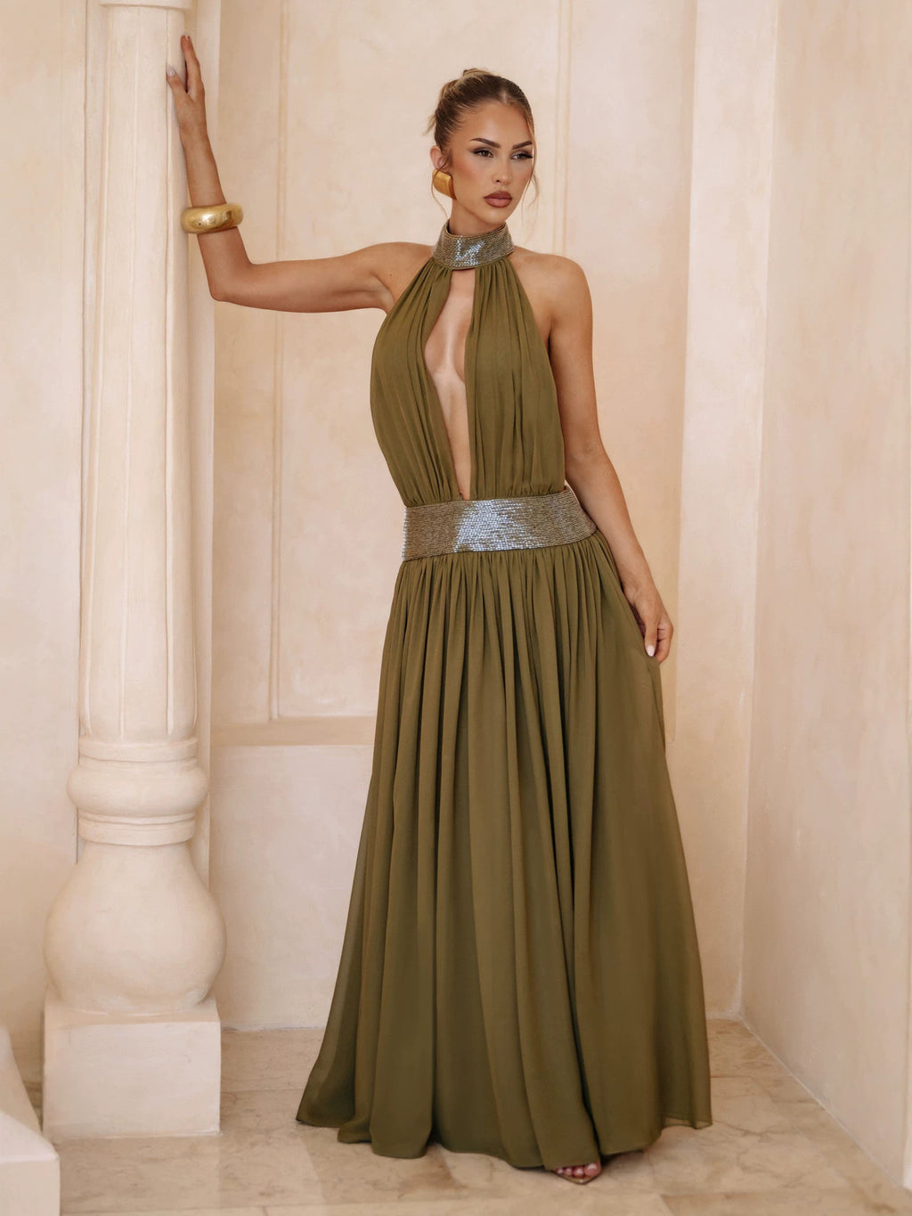 Backless sleeveless long chiffon dress
