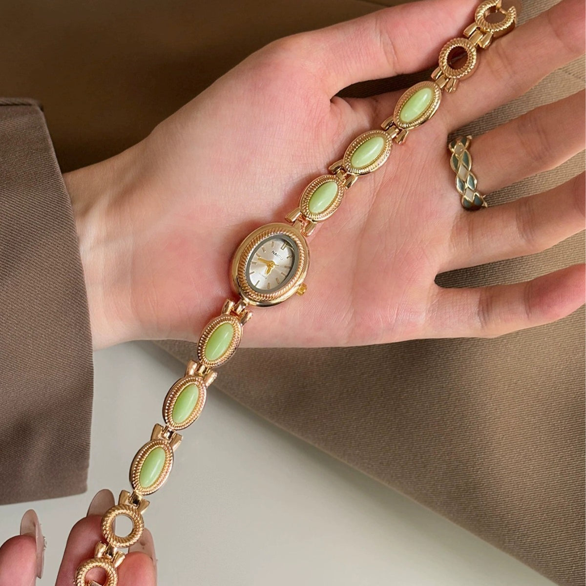 Women?s quartz wristwatch