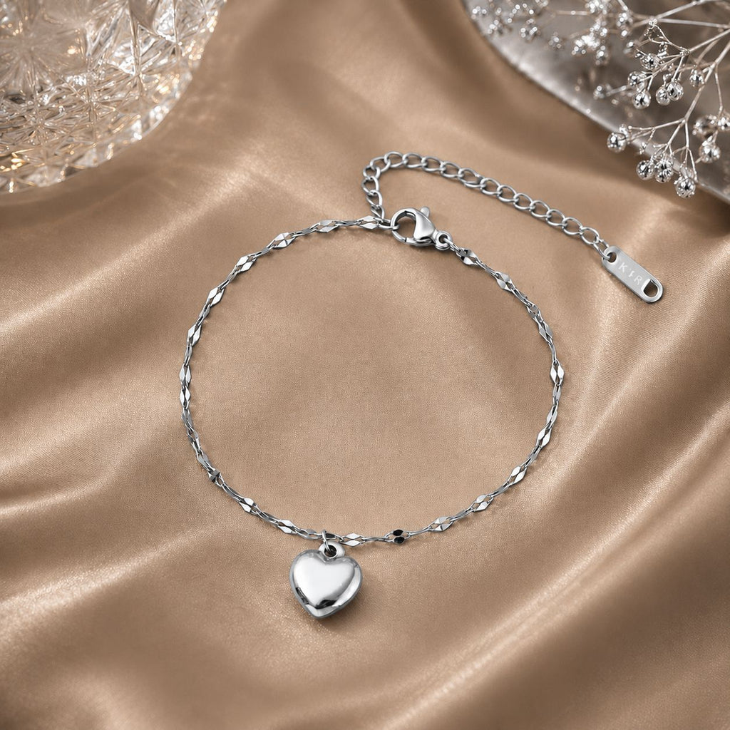Peach-shaped jewelry heart necklace