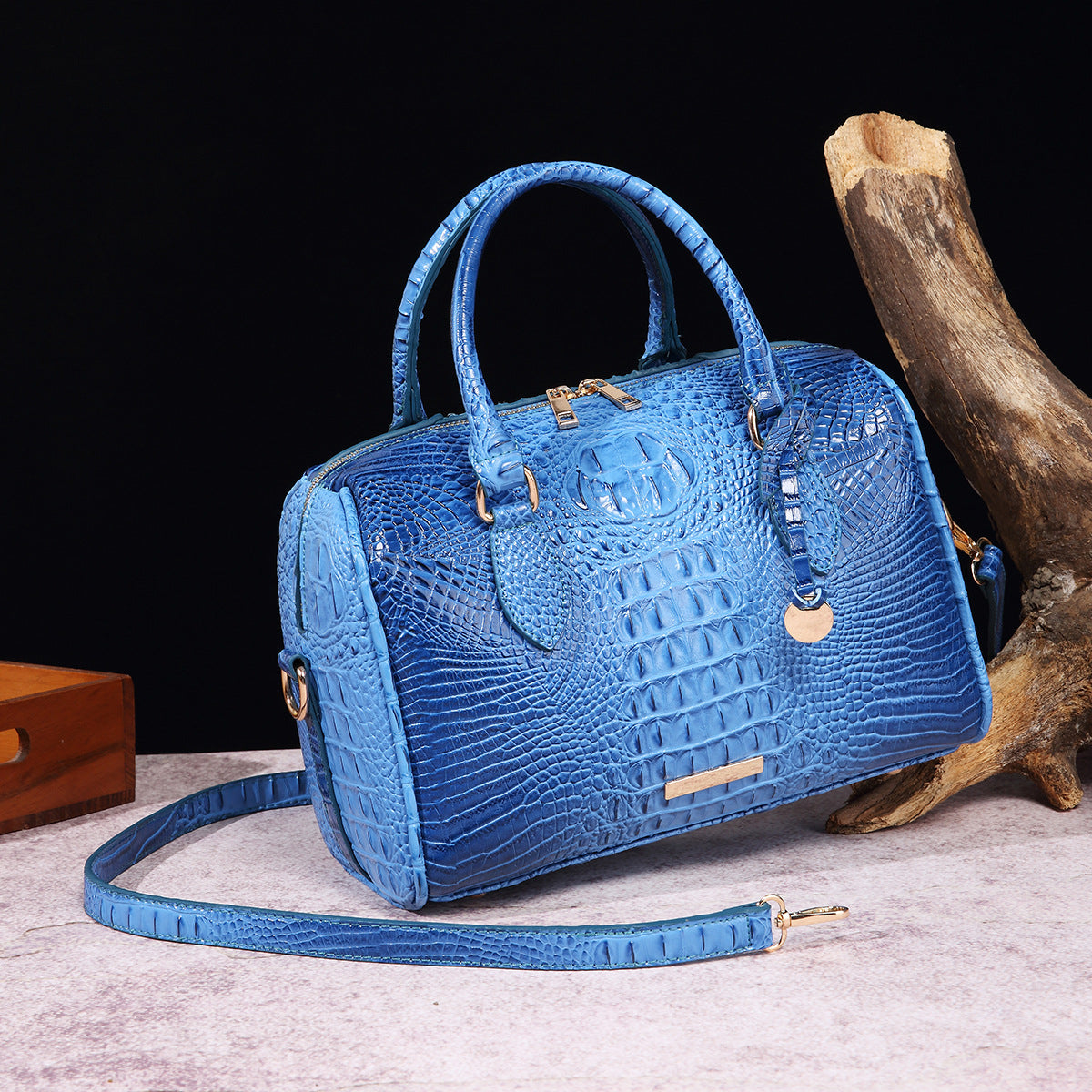 Women?s vintage handbag