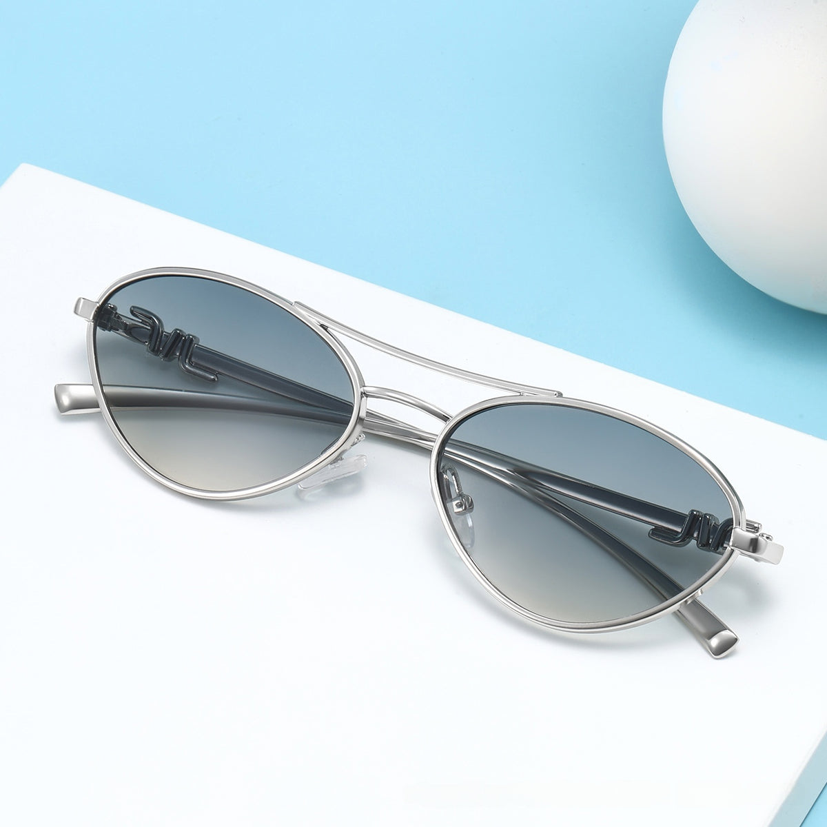 Oval Metal Frame Sunglasses