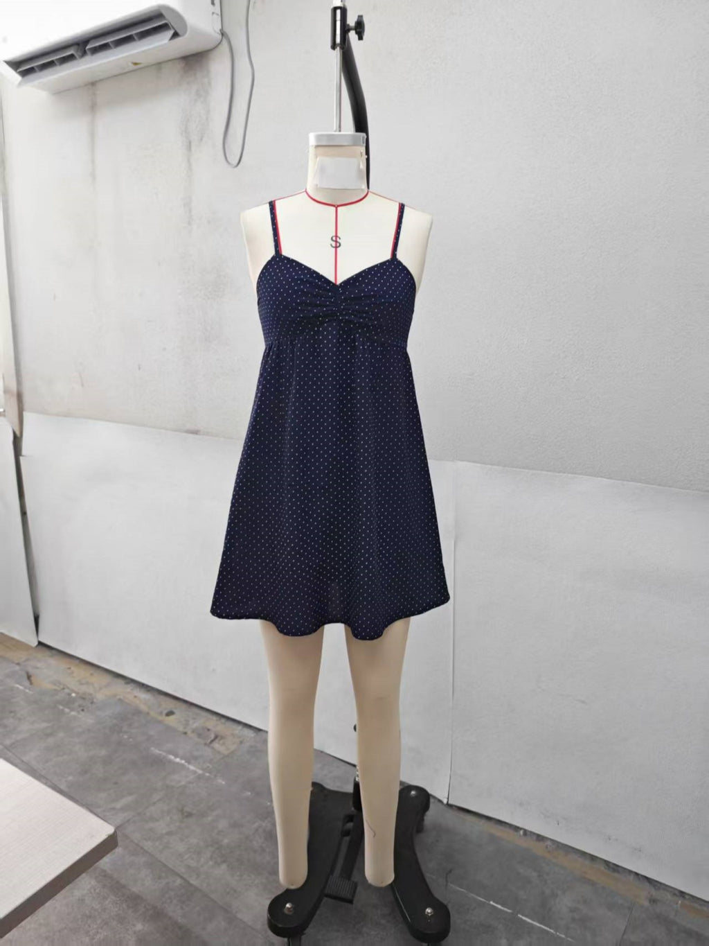 Elegant Polka Dot Backless Dress