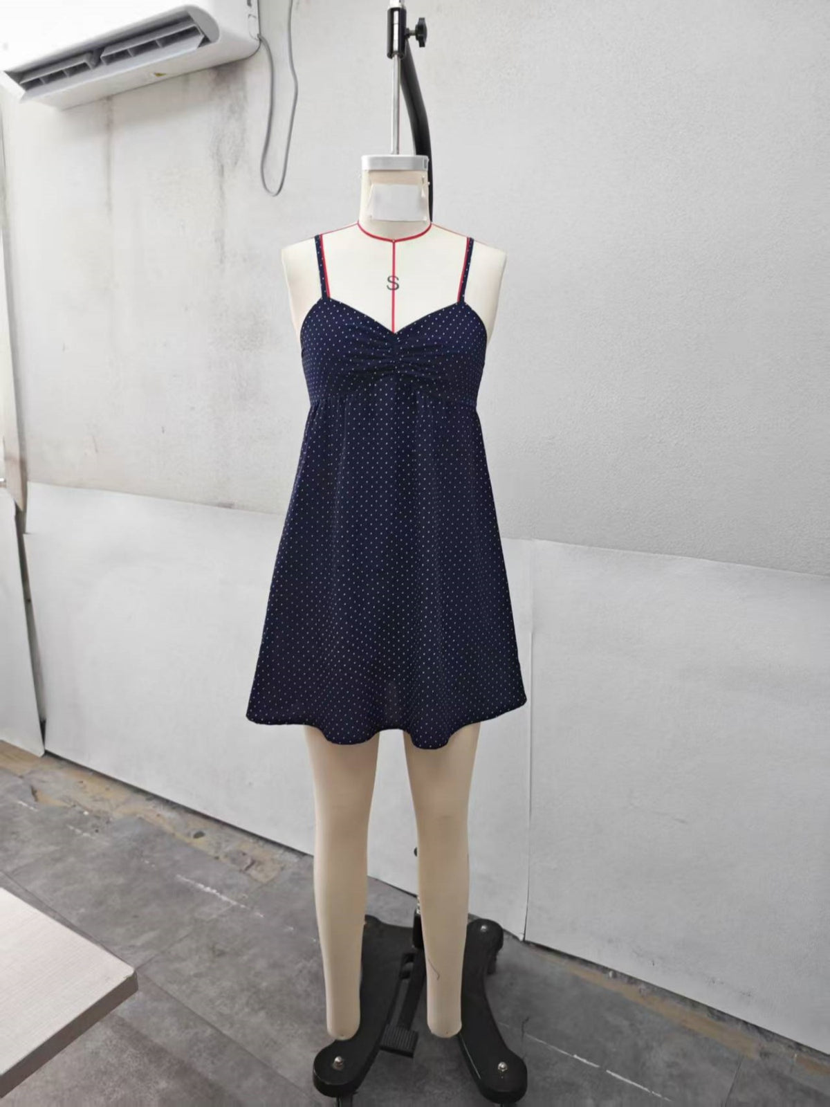 Elegant Polka Dot Backless Dress
