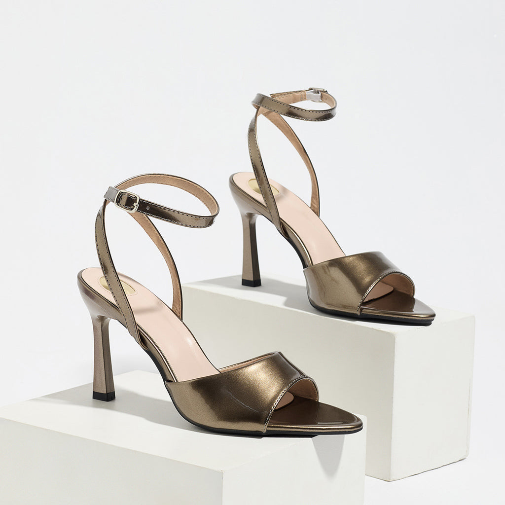 Single-band high-end style with slender heels