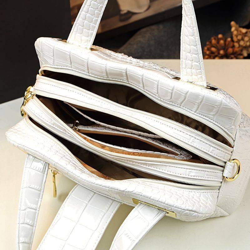 Elegant Crocodile Pattern Shoulder Bag