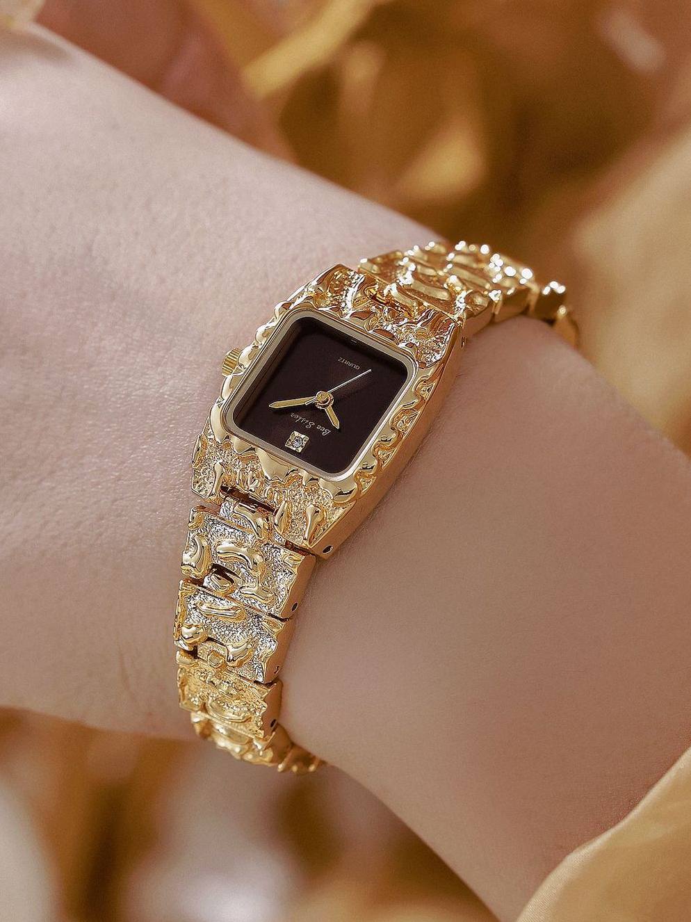 Women's Vintage Quartz Watch with Alloy Strap