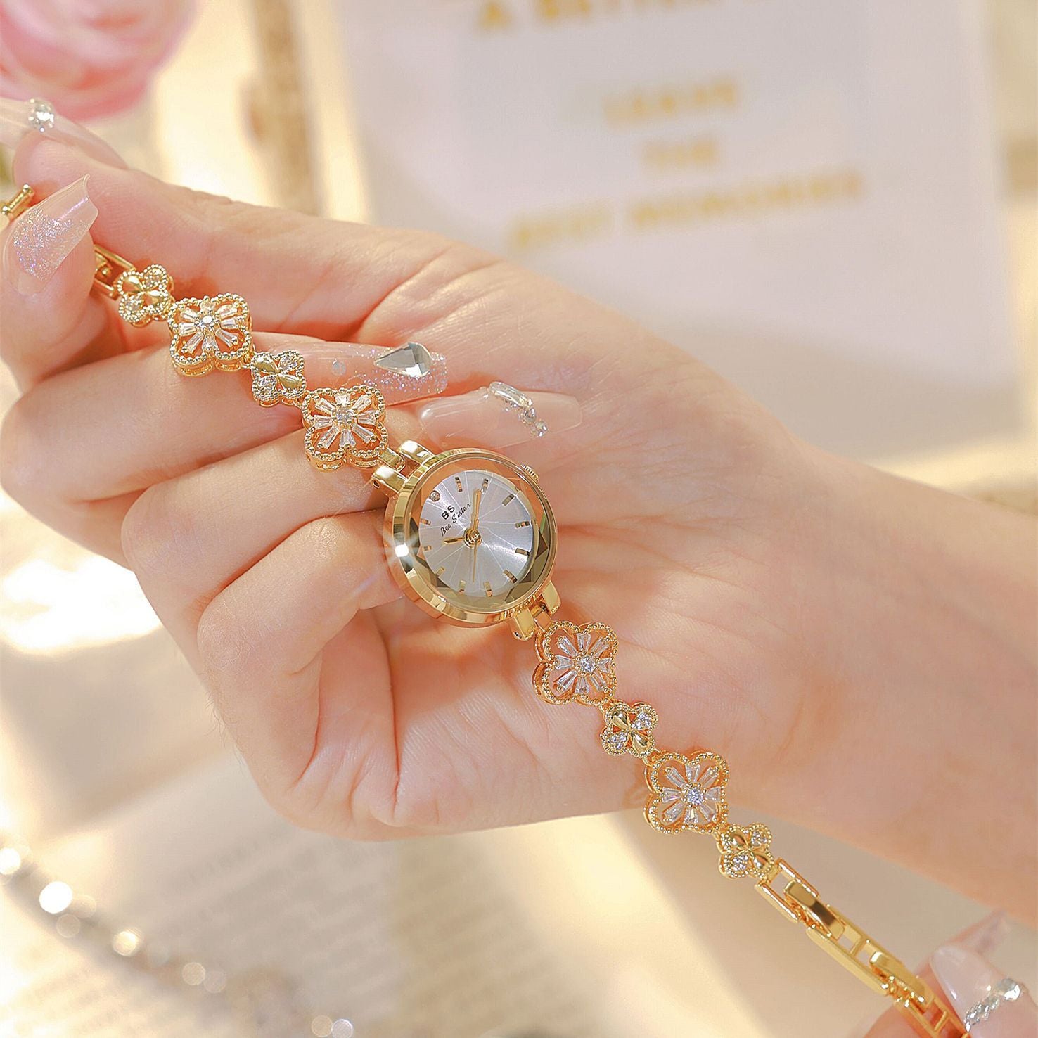 BS Four-Leaf Clover Zircon Women's Watch