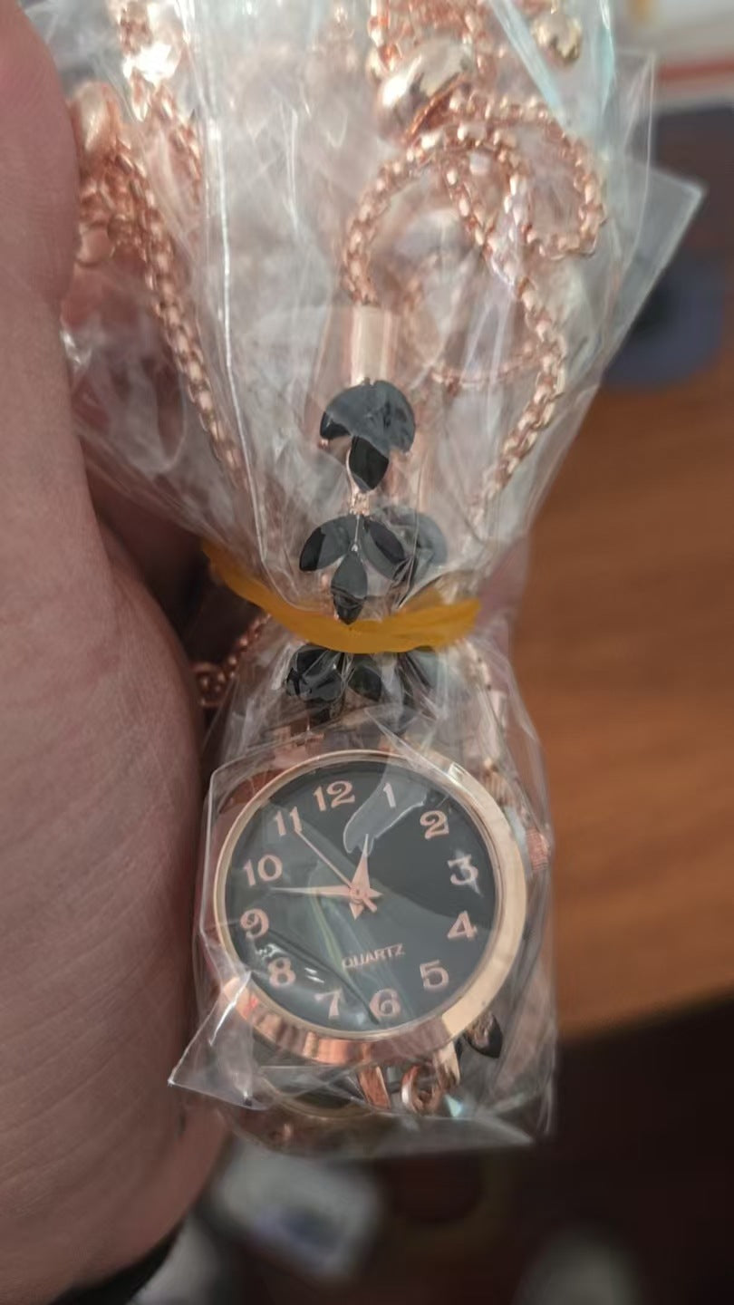 Elegant Clover Bracelet Women's Watch