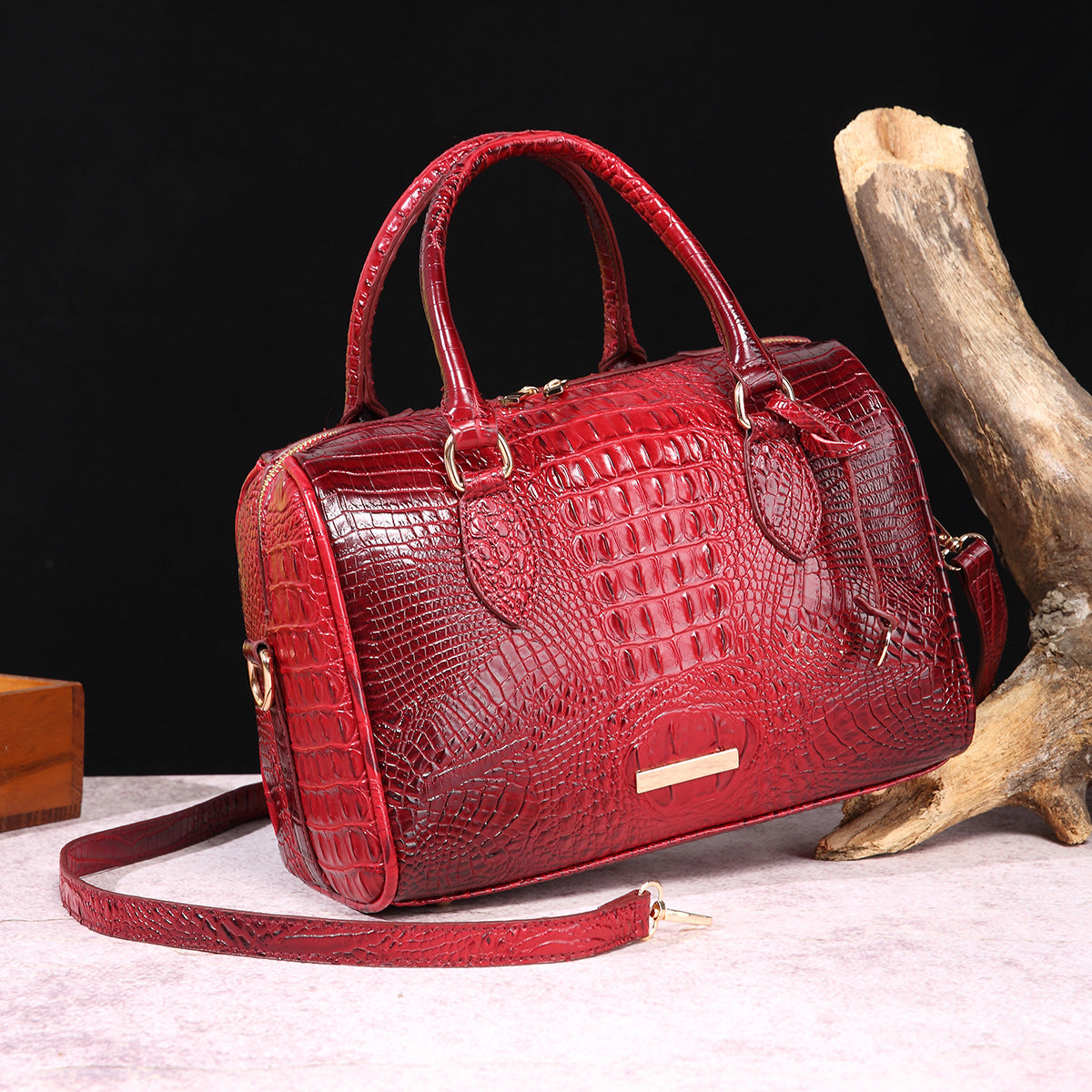 Women?s vintage handbag