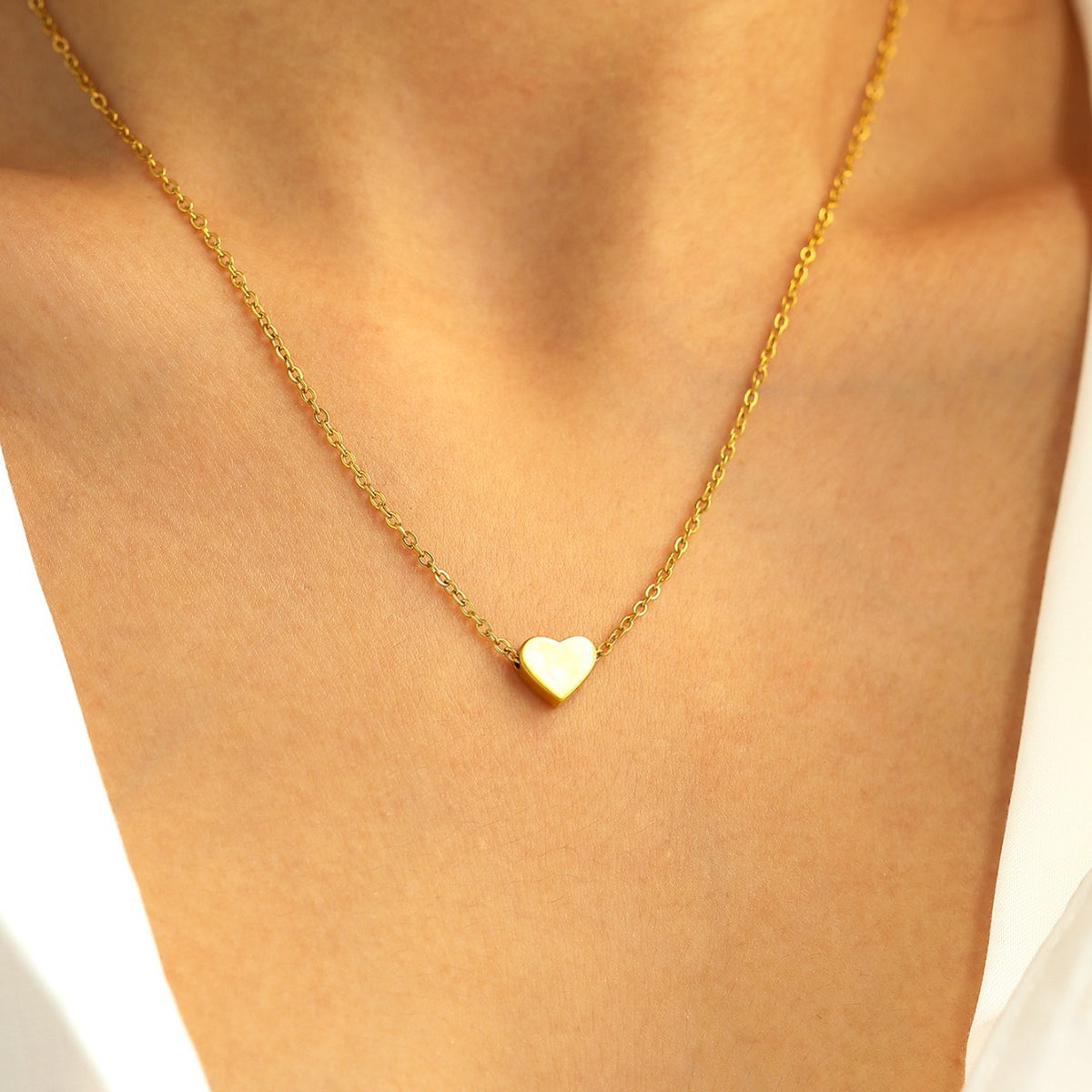 New Minimalist Heart-Shaped Pendant Necklace, Versatile for Business Casual Wear