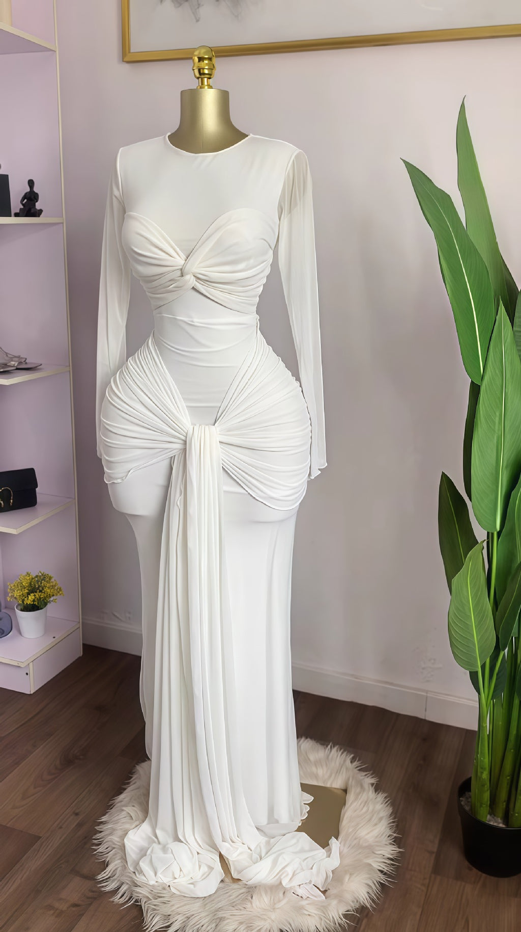 Round-neck long-sleeved lace dress
