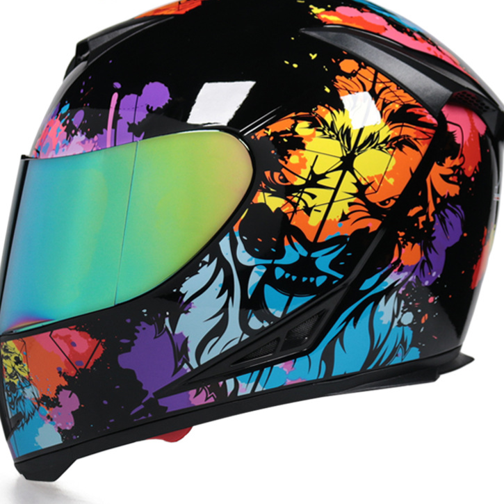Full face bicycle helmet with dual lens
