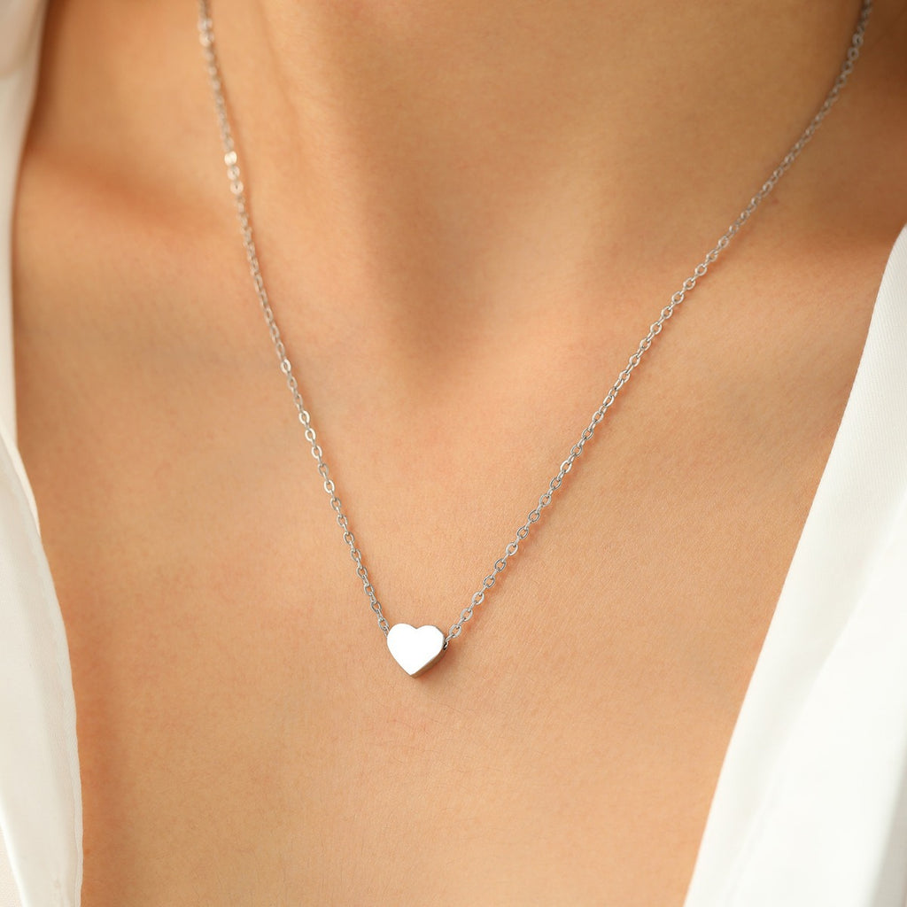 New Minimalist Heart-Shaped Pendant Necklace, Versatile for Business Casual Wear