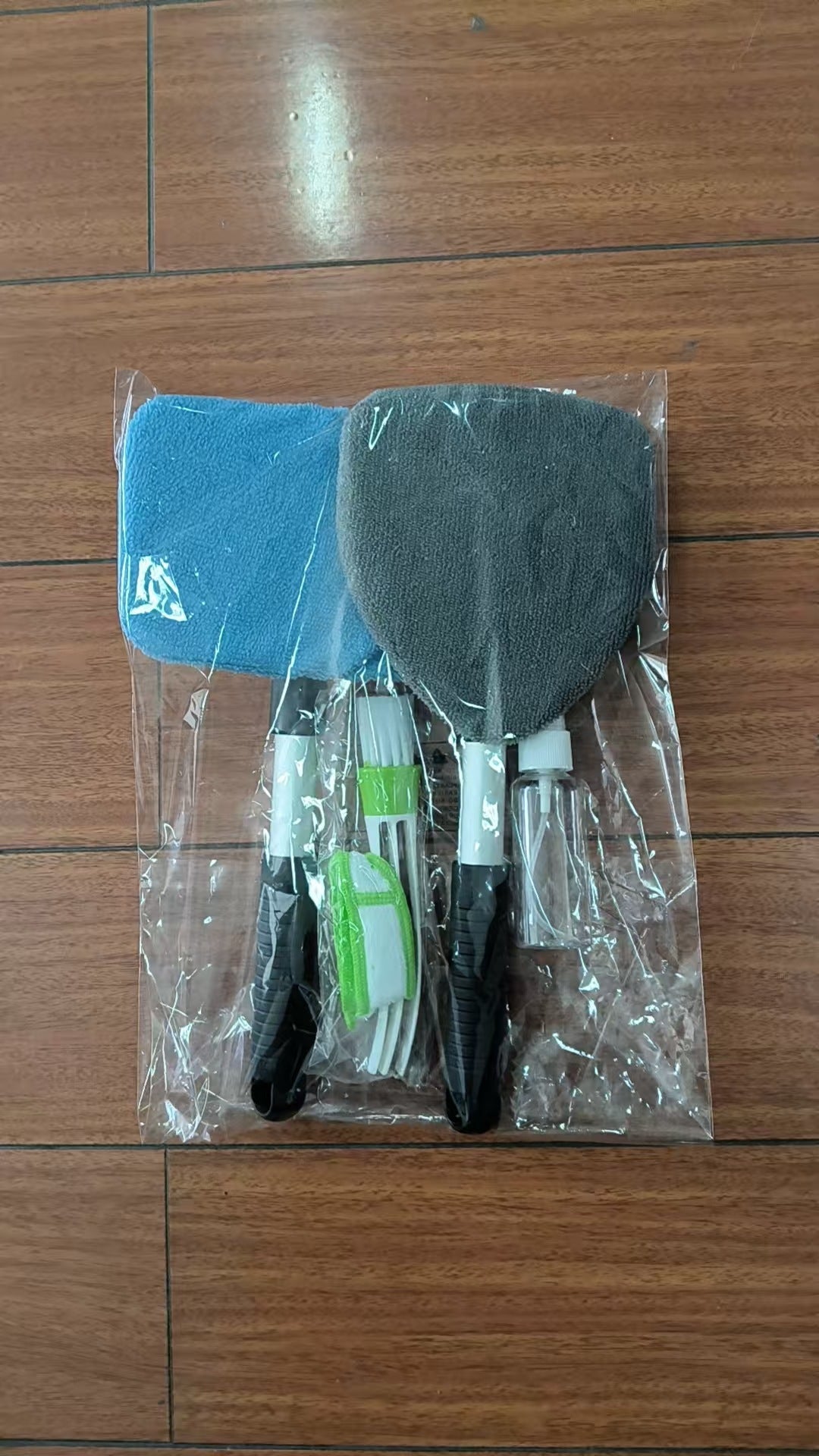 Telescopic Car Windshield Cleaning Brush