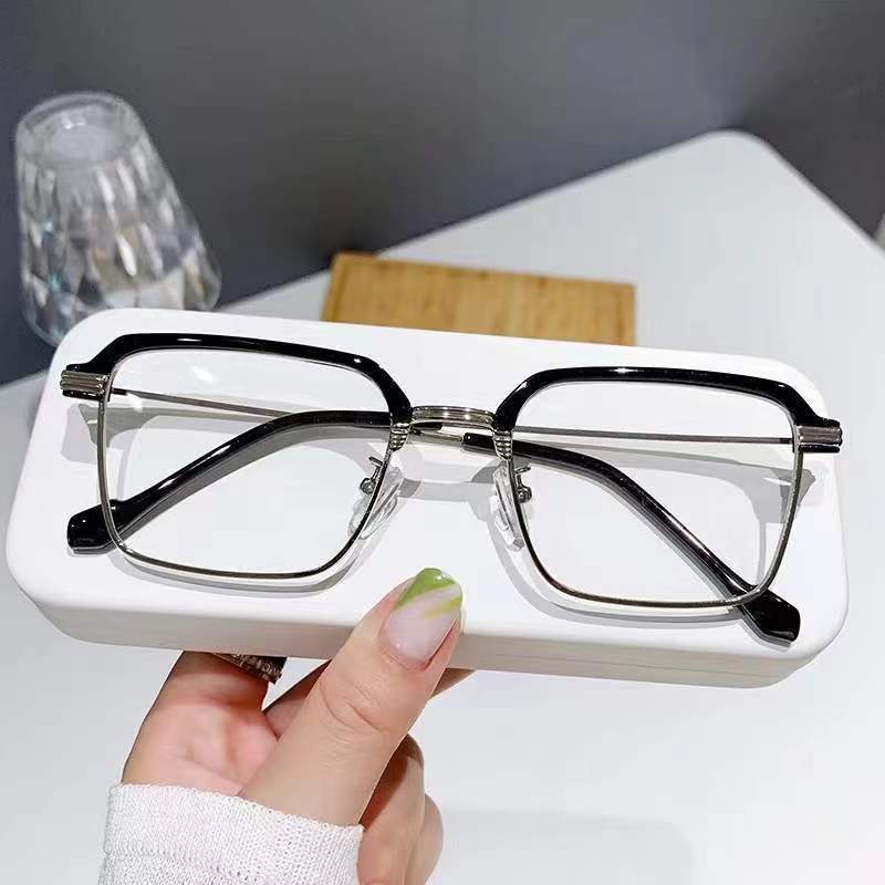 Photosensitive color-changing glasses