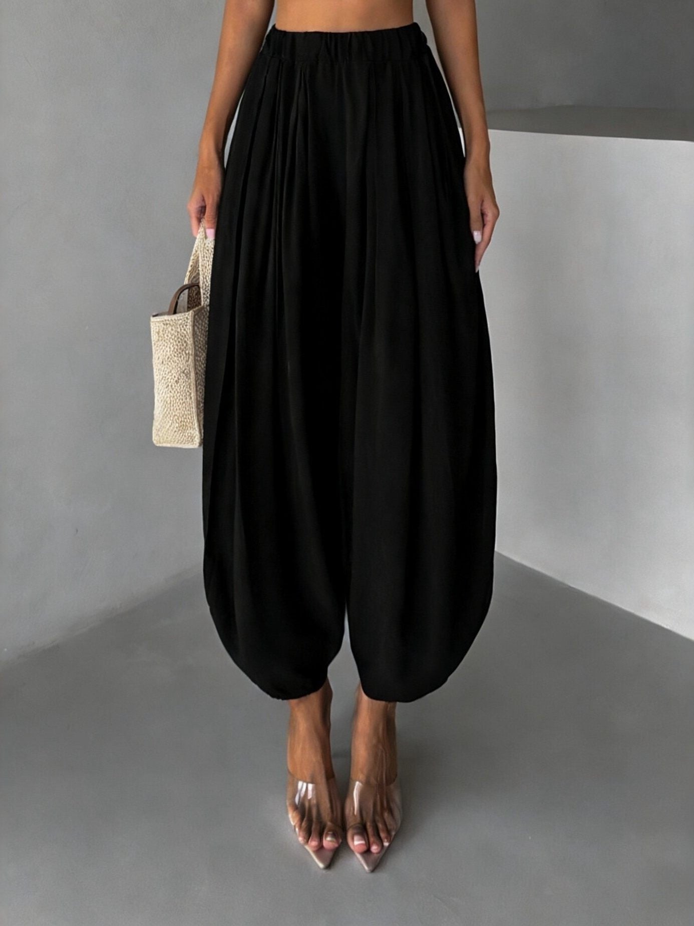 Elastic Waisted Solid Color Lantern Pants