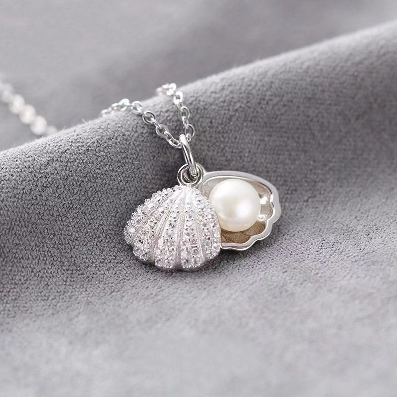 Adjustable Shell Pearl Necklace with Gemstone Accents