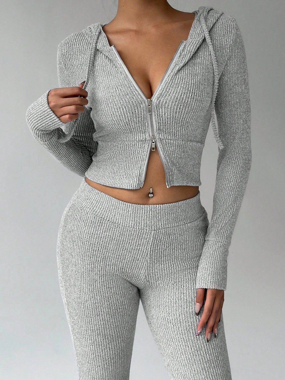 Lady's zip-up hooded long-sleeved hoodie