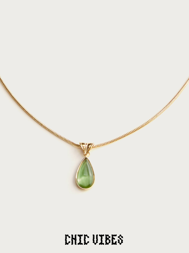Vintage Lake Green Necklace