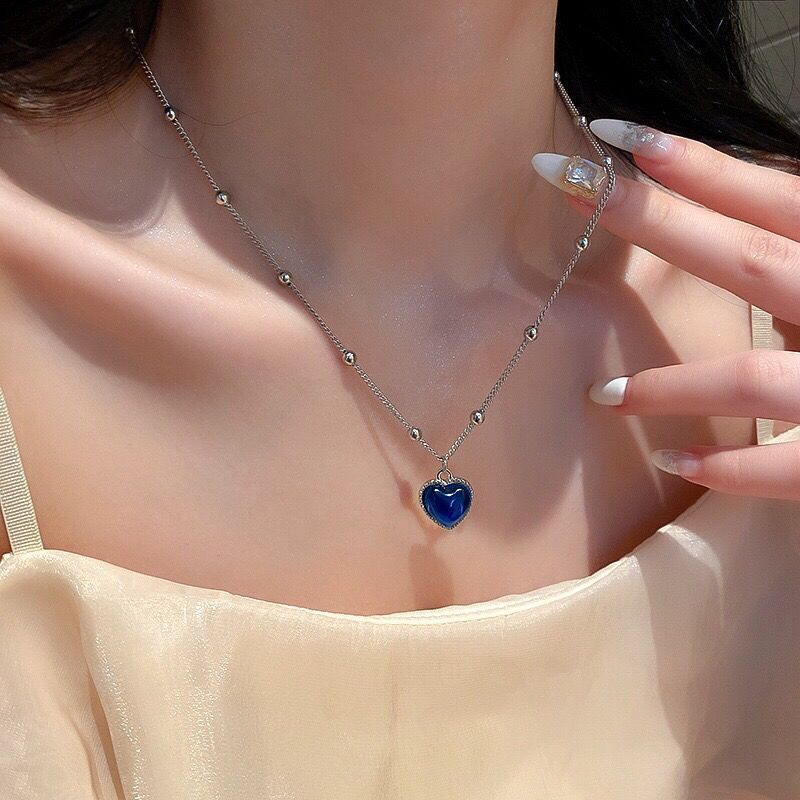 Temperature-sensitive Color-changing Heart Necklace