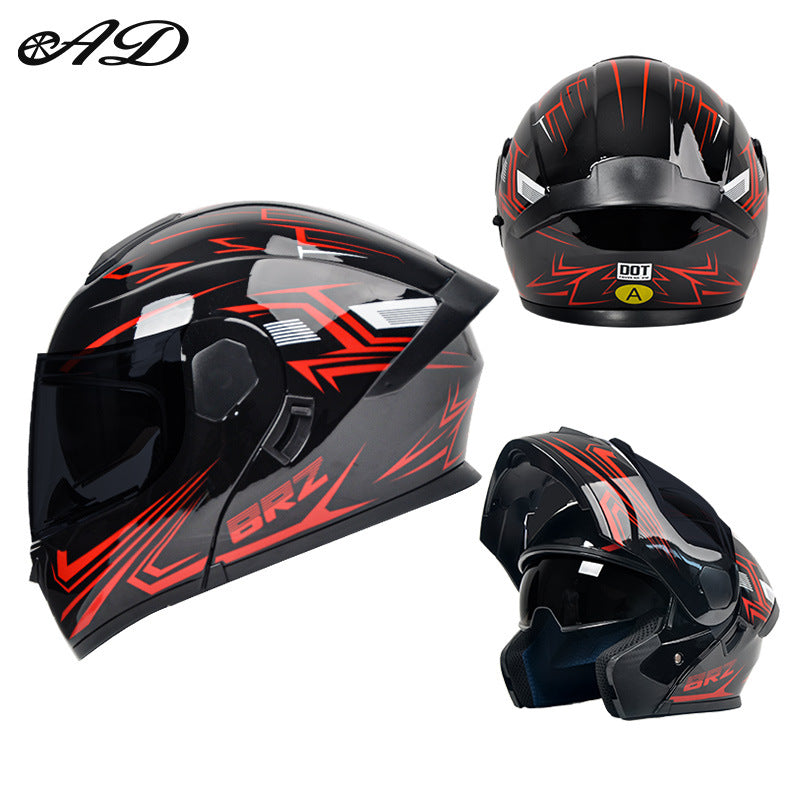 Motorcycle helmet with good ventilation in summer