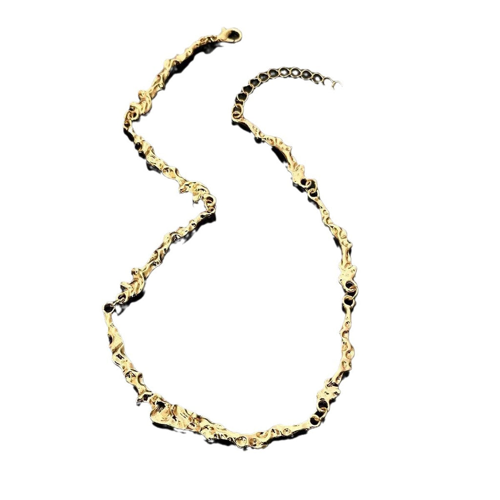 Twisted necklace