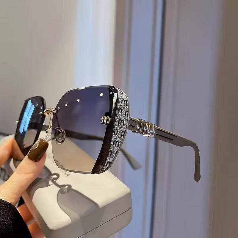 Large Frame Cut-Edge Sunglasses for Women, High-End Fashion Square Sunglasses