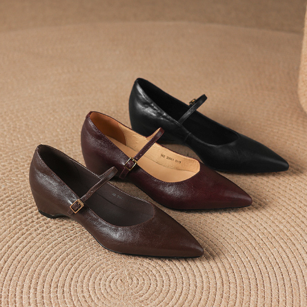 4cm Niche Fashion Shallow Slip-On Single-Strap Shoes 2026 Spring and Autumn New Pointed Toe Chunky Heel Slip-On Leather Shoes for Women