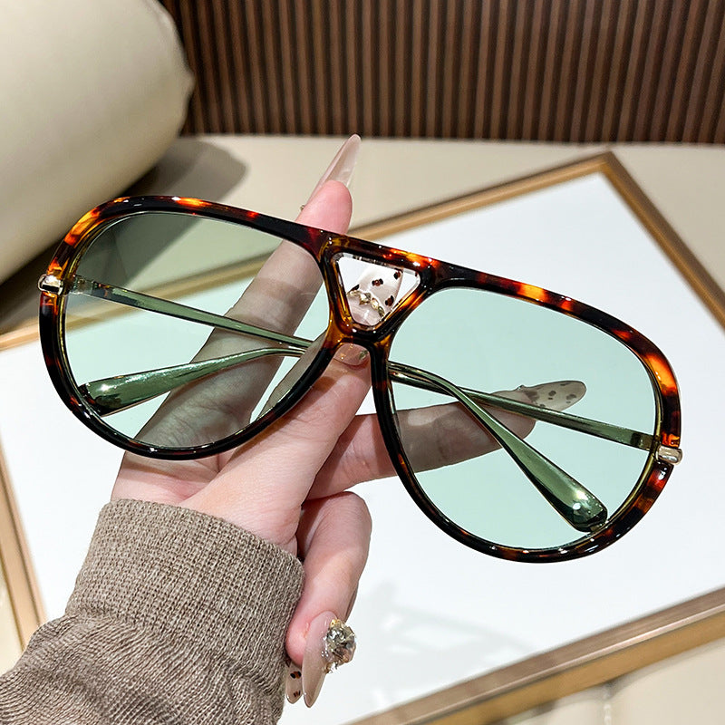 Retro Aviator Sunglasses with UV Protection