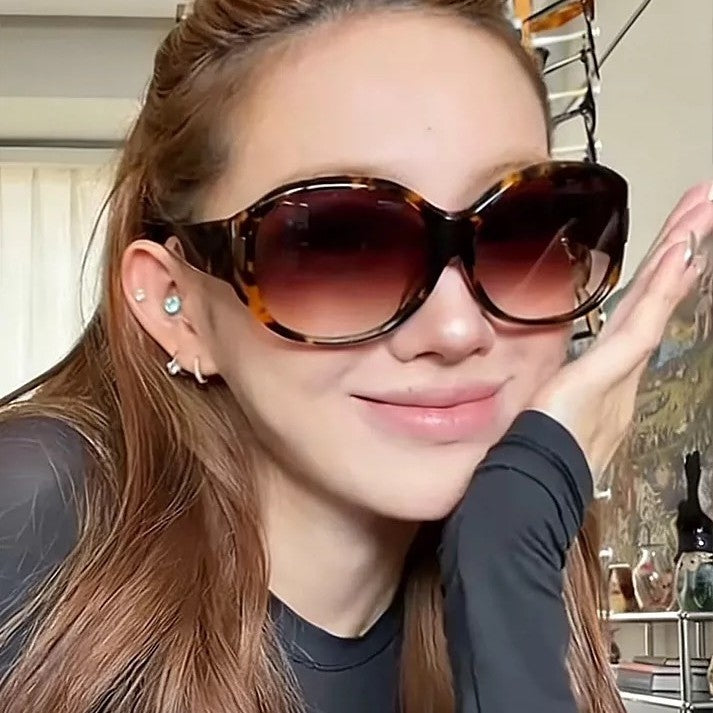 Vintage Cat-Eye Sunglasses with Gradient Lenses