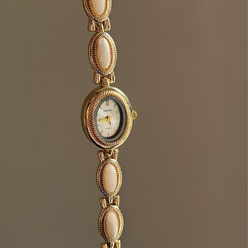 Women?s quartz wristwatch