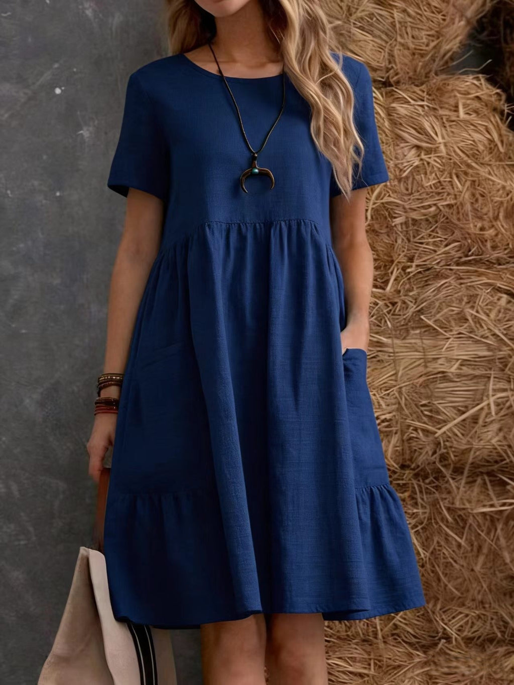 Round-neck dress