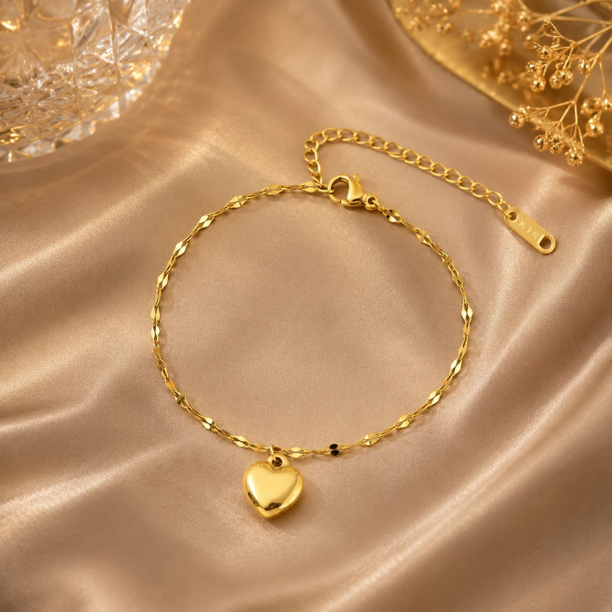 Peach-shaped jewelry heart necklace
